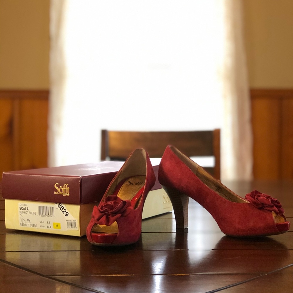 8.5 Sofft Red Peep-toe Suede Heels